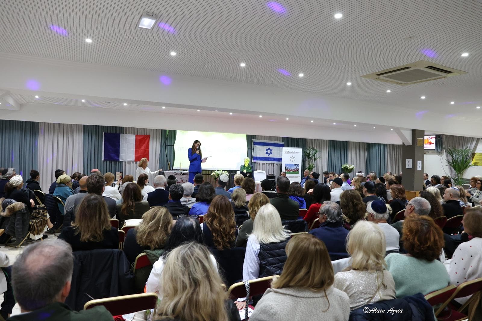 Photo de One Family — rencontre au CCJC